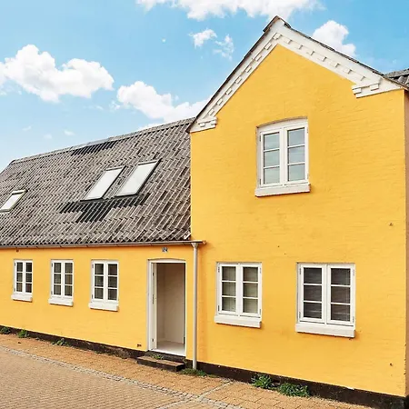 5 Person In Albaek-by Traum * Ålbæk