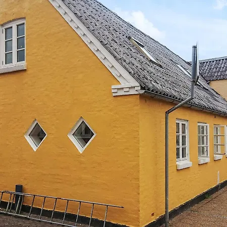 5 Person In Albaek-by Traum *